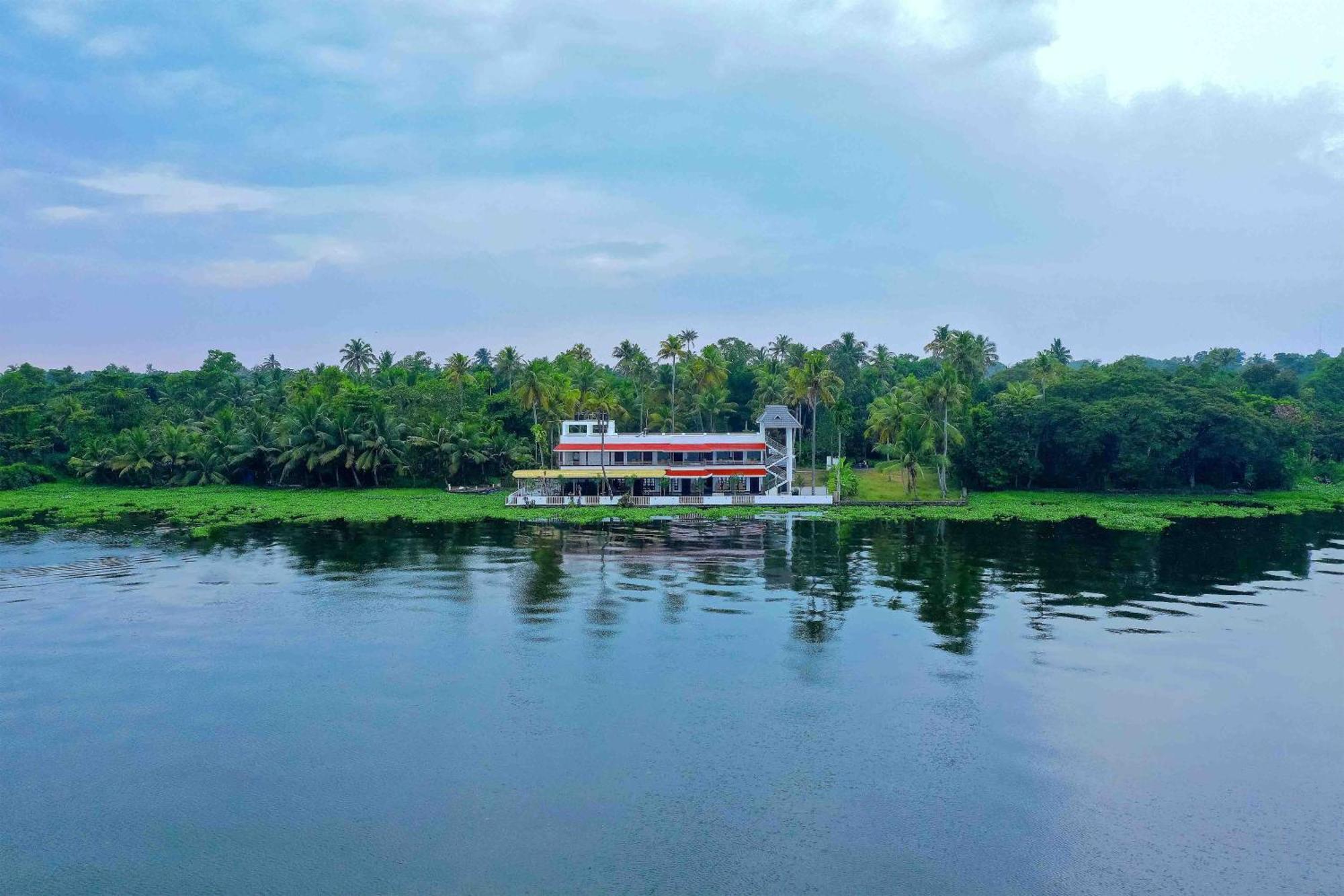Vembanad Village Backwater Resort Alappuzha Exterior photo