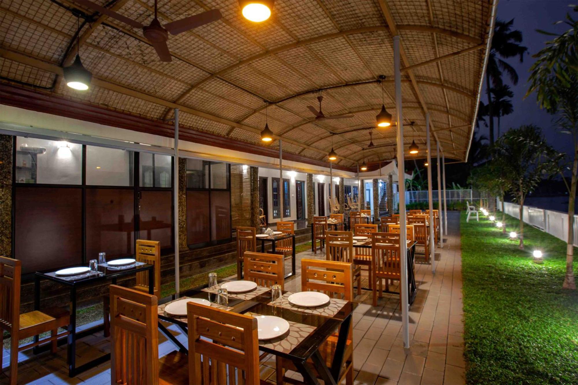 Vembanad Village Backwater Resort Alappuzha Exterior photo