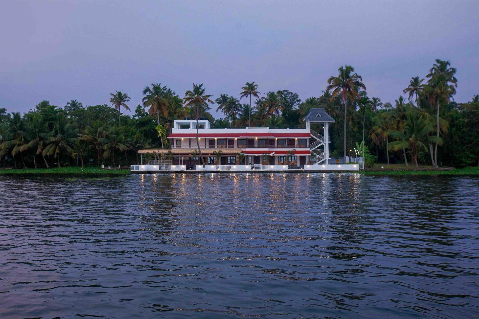 Vembanad Village Backwater Resort Alappuzha Exterior photo
