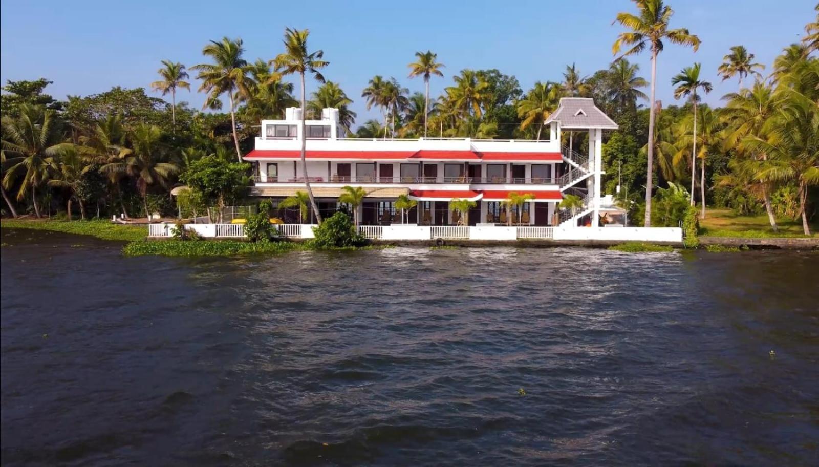 Vembanad Village Backwater Resort Alappuzha Exterior photo
